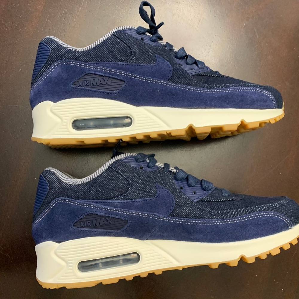 Air Max 90 Women’s 8 1/2 shoe in Binary Blue